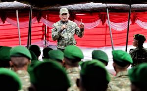 Menhan Sjafrie Tinjau Kesiapan Yon TP 808/Mbaham Matta di Papua Barat