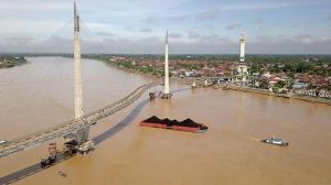 Debit Batanghari Turun, Maulana Siapkan Air Tangki untuk Warga Kota Jambi